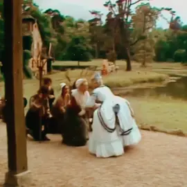 Marie Antoinette invites peasants to live in her village #marieantoinette #marieantoinettestyle #marieantoinetteedit #mariaantonieta #frenchrevolution #revolucionfrancesa #History #historia #peasent #18thcentury #france #francehistory #versailles #versalles 