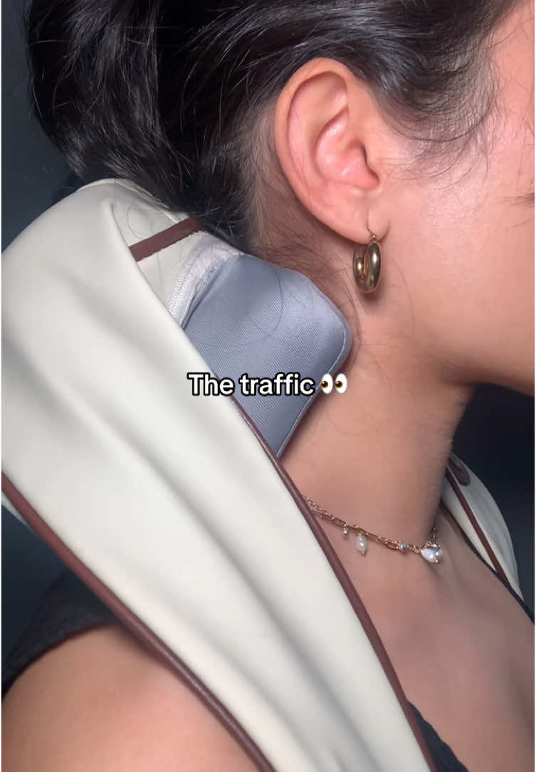 SALE NOW ON 😍 link in bio!  #neckpain #backpain #painreliever #shoulderpain #massage #massager #massagetherapy #neckmassage #massages 