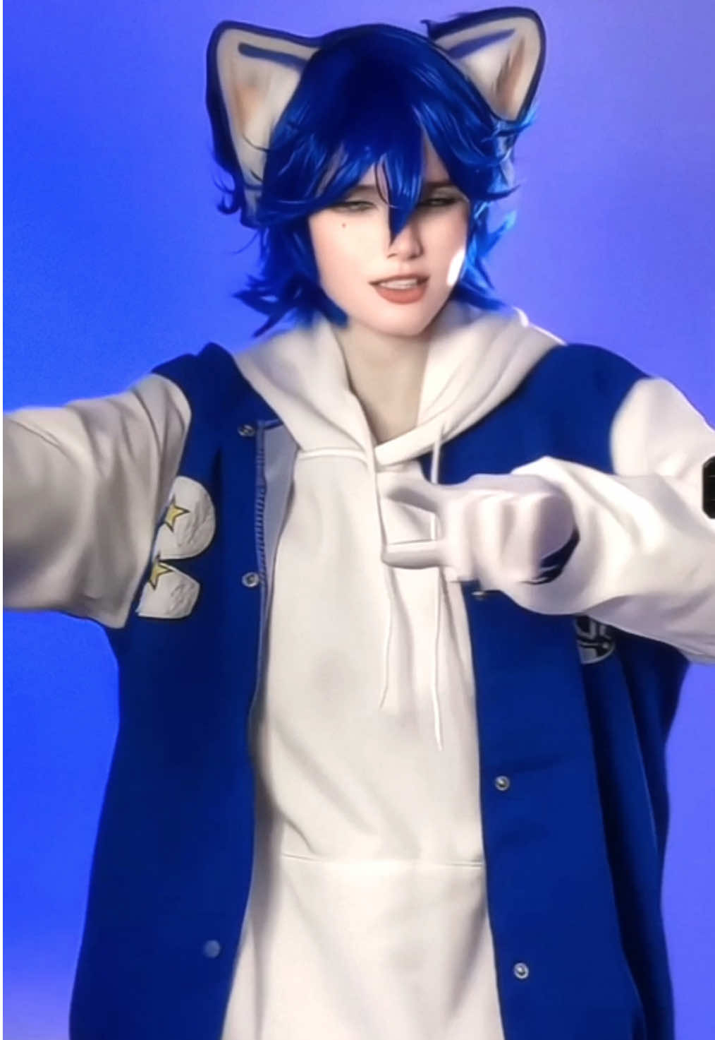 dunno if ill keep this one up chat #sonicthehedgehog #sonic #soniccosplay 