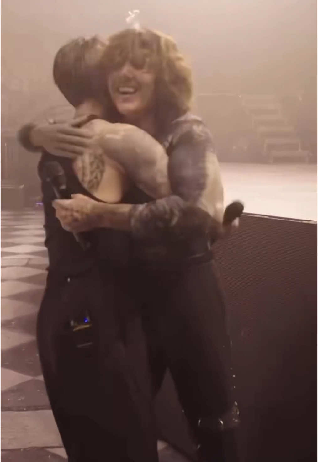 i have nothing appropriate to say..❤️‍🔥 #oliversykes #noahsebastian #noahsebastianedit #olisykesedit #bringmethehorizon #fanedit #badomens #badomensband #oliversykesnoahsebastian #bmth #fan #foryouu #foryouuuuu #fy #forupage #edit #musiclover #metalcore #mytype 