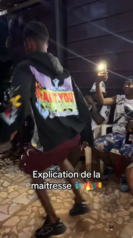 Famille sa faisait longtemps j’ai plus danser le mbolé de la rue avec le Ndjembè 🇨🇲🧞‍♂️❤️🔥👌🏼 voici une petite maîtresse pour vous #deboy #237🇨🇲 #vues #fyppppppppppppppppppp #viralvideos 
