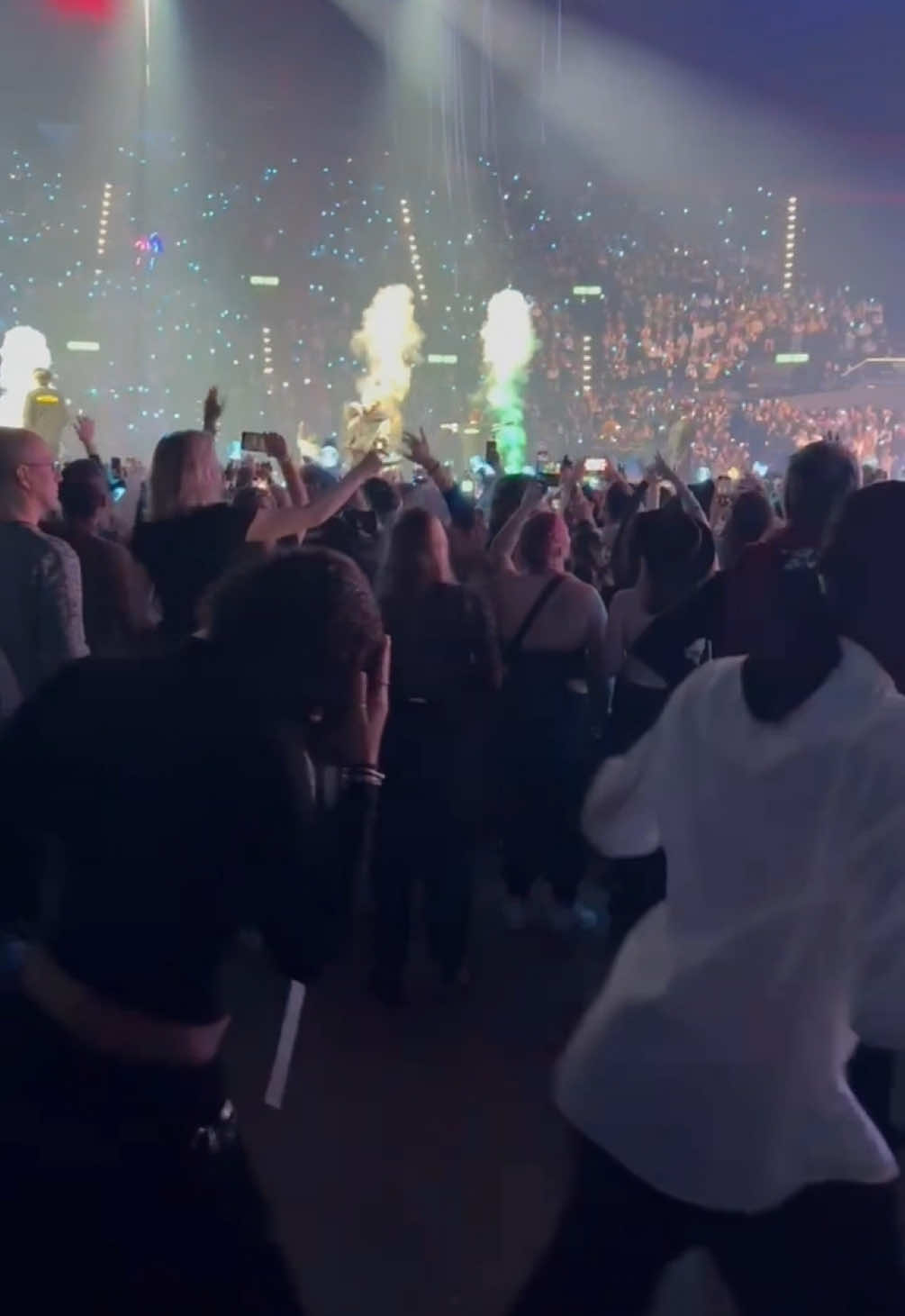 @ATEEZ_Official - Work but with a little twist… Dc: @Zoe Baptiste  @efii @tutuxse  #switzerland #dance #kpopcovergroup #choreography #kpop #kpopfyp #ateez #concert 