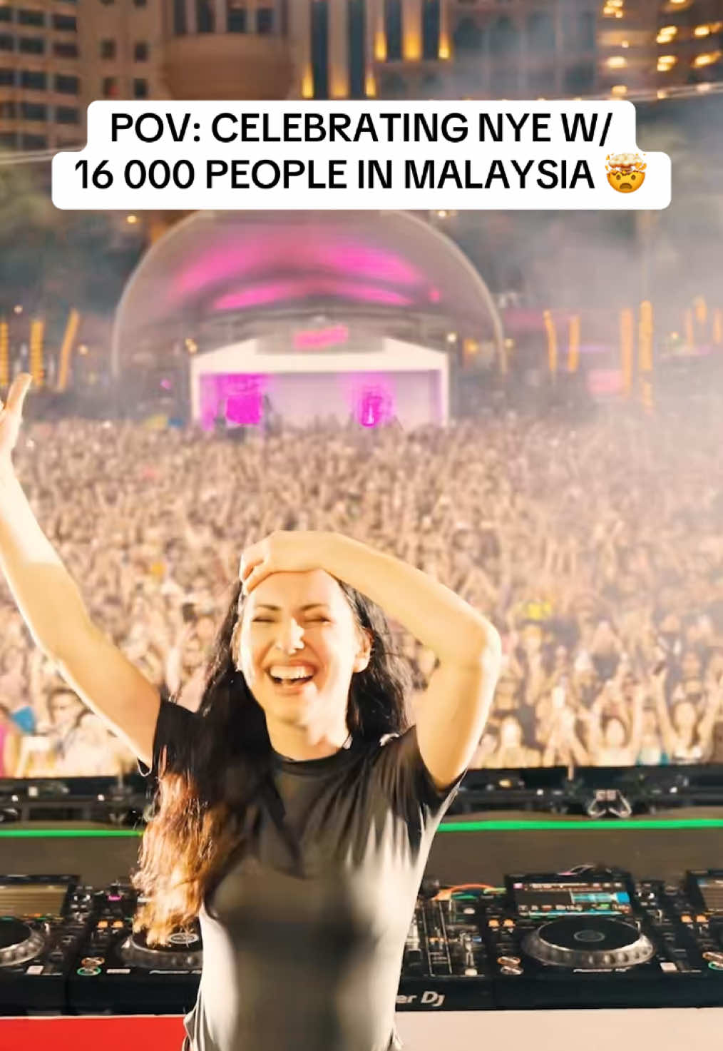 Thank you @Pinkfish Festival 😭🔥 #trance #techno #rave #nye #festival #mainstage #ravetok #blahblahblah #arminvanbuuren #dj #femaledj #edm #pinkfish #pinkfishfestival 