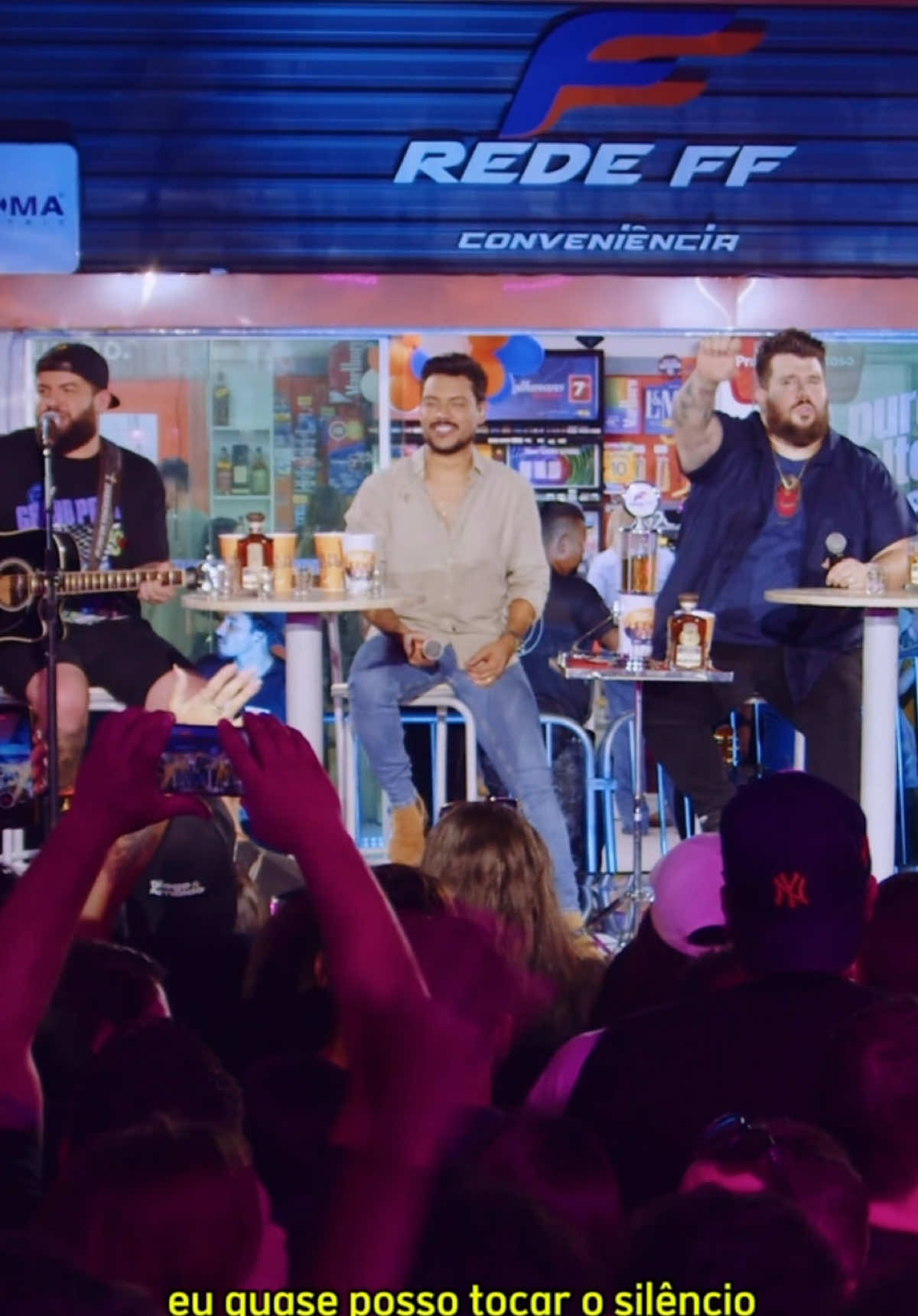 Coloca o dedo aqui 👇 só quem vai beber todas hoje ouvindo muito o “CÊ TÁ DOIDO” VOL 2!!! Já pode abrir uma?! 😜🍻