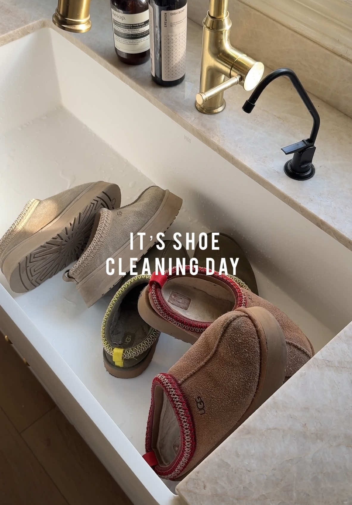 Clean shoes >> to shop the cleaners I used: comment “Uggs” below and I’ll send ya the 🔗  #cleaning #uggs #shoecleaner #cleanwithme #cleaningtips #cleaningasmr #asmr #cleaninghacks #sneakers #uggcleaning #shoes #cleaningmotivation #cleanhouse #cleanshoes #waterproofing #shoespray #amazonfinds  #suedeshoes #laundryhacks #budgethacks #sneakercleaner #laundry