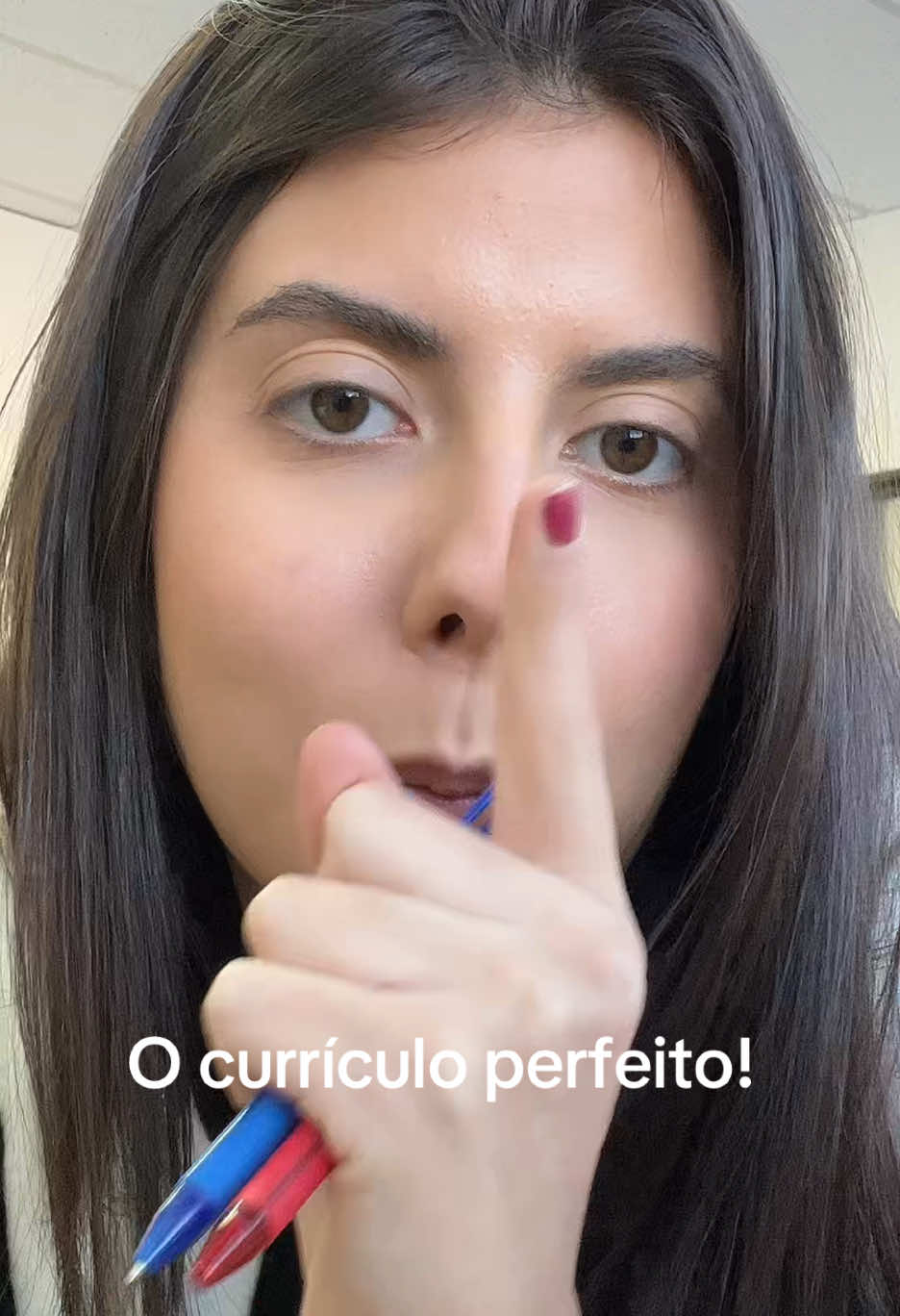 #greenscreen quanto mais simples o seu resume melhor!! #curriculo #cv 