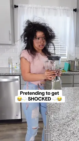 I CANT STOP LAUGHING! 😂🤣😭 @LisaLisa0307 @j.lexfleet #funnytiktok #viralvideo #couple #husbandwife #Relationship #funnyvideos😂 #couplecomedy #prank #FamilyFun 