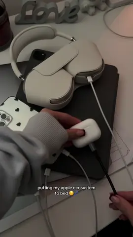 good night <3 #fy #fyp #apple #iphone #macbook #ipadpro #bed #goodnight #bedtime #routine #viral_video 