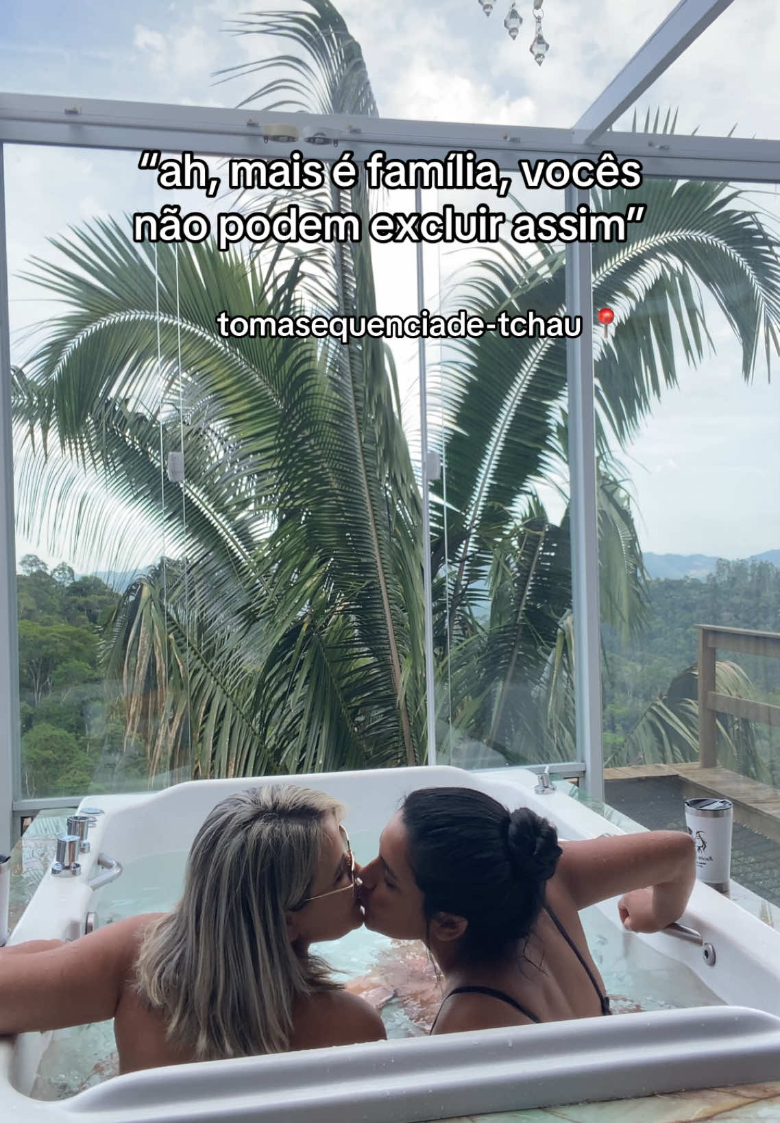 Toma sequência de tchau 👋🏻 #familia #lgbt🏳️‍🌈 #lgbt🌈 #sapatao #lesbicastiktok🌈 #fyp #vaiprofycaramba 