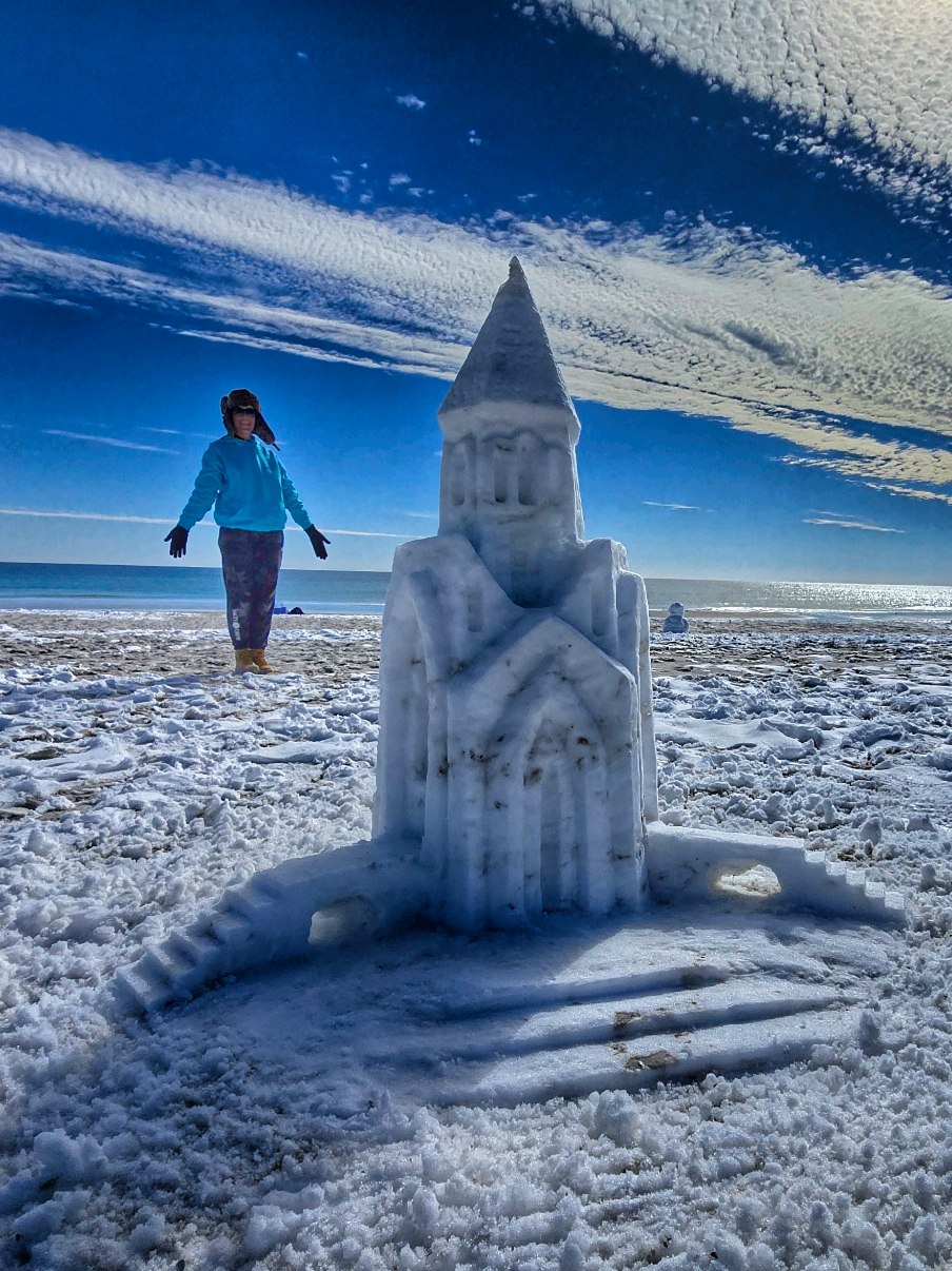 Do you like snow or sand sounds?  #asmr #sound #snow #snowcastle #blizzard #snowman #snowsculpture #icesculpture #gulfshores #Alabama 
