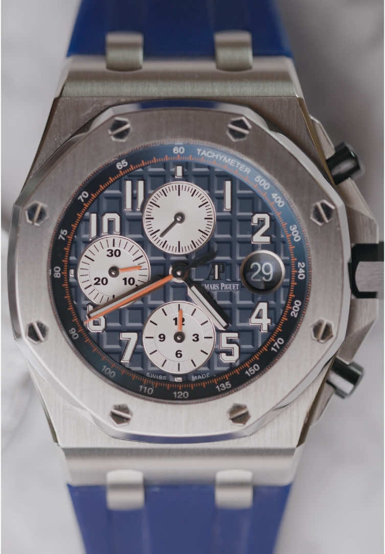 Pure Magic 🪄 The Audermars Piguet Royal Oak Offshore with its beautiful blue Tapisserie dial #ap #royaloak #aproyaloak #watches 