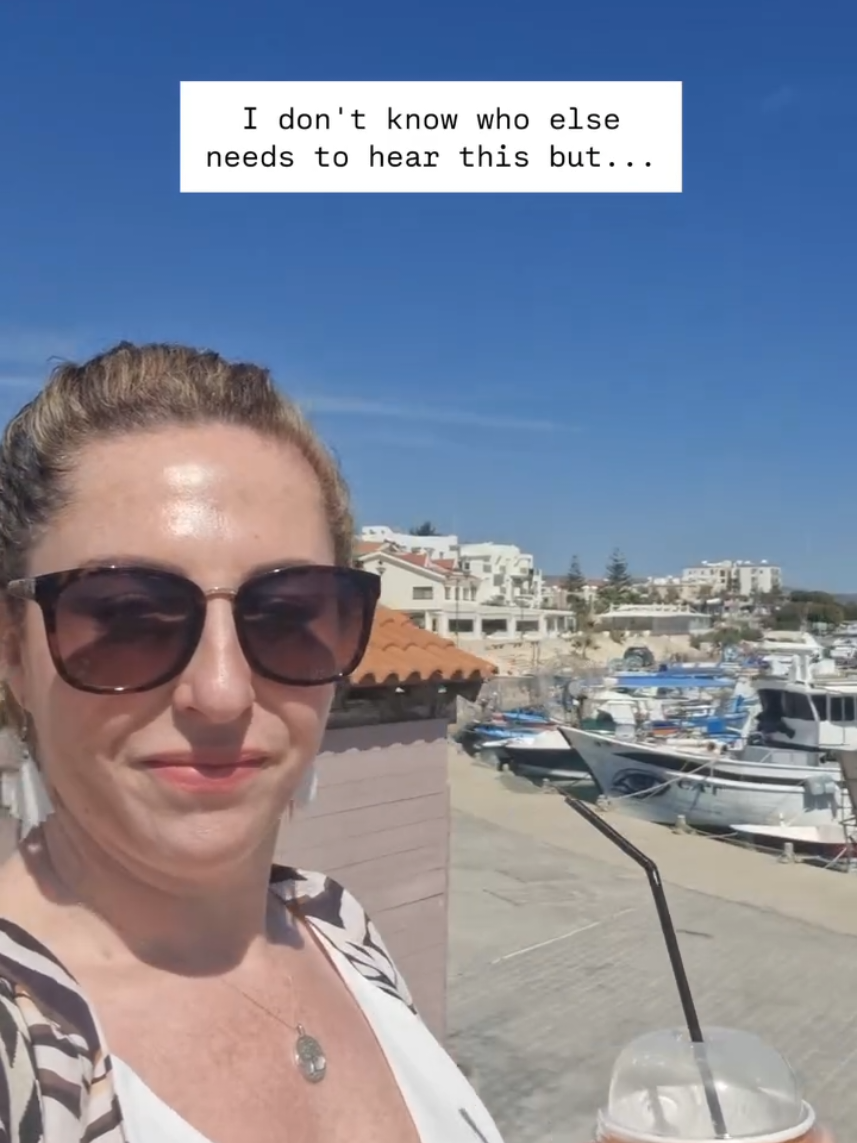 Why have a bad day at work when you could have a great day on holiday? 🌴✈️  When's your next holiday? Let’s book it! @ljescapes  #Escapethedesk #TravelEscape #LJEscapes #outofofficevibes #workcanwait #bookthetrip #travelagentplanning #vacationloading 
