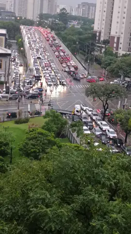 trânsito 🚥🚦 será  #transito #sp #pompeia 