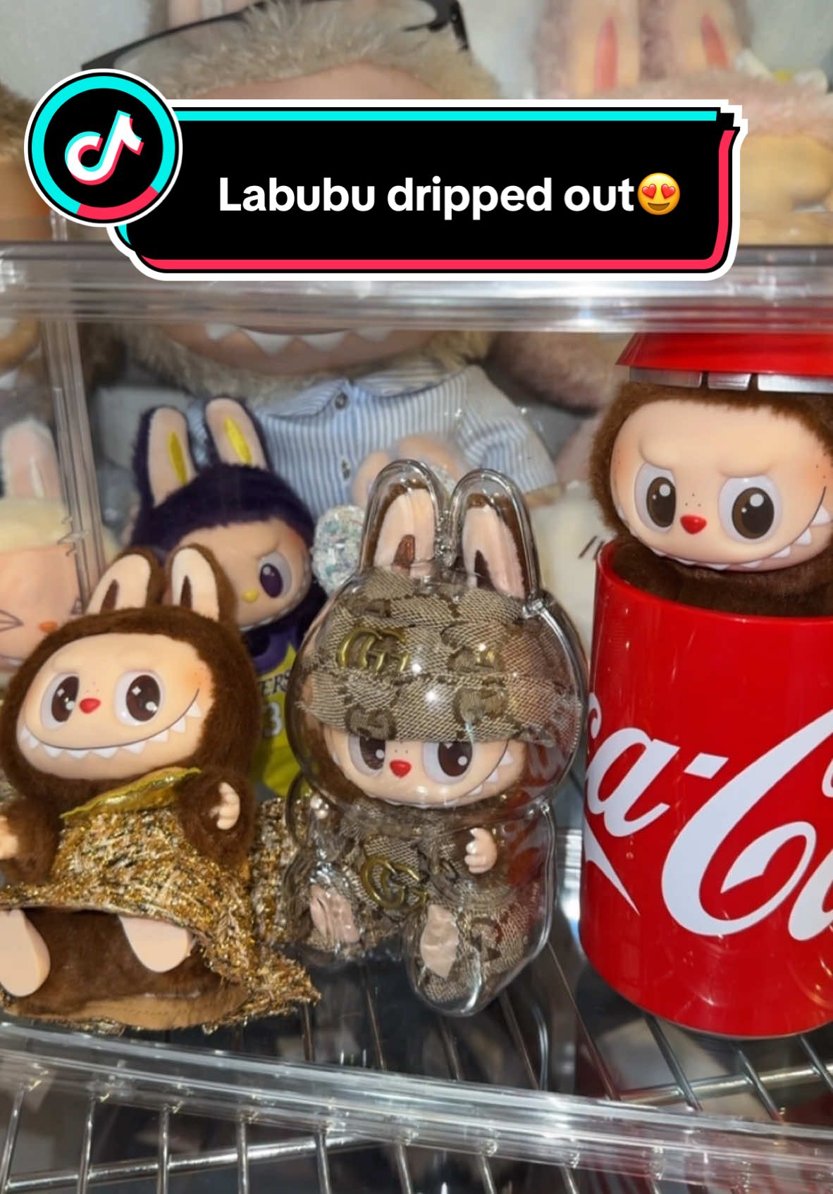 Labubu’s looking Chaka 😂🙌🏻 #labubu #labubuthemonsters #labubumacarons #viral #chaka #zimomo #labubuhaveaseat #designer #viralvideo #fy #fyp #fypppppppppppppp 