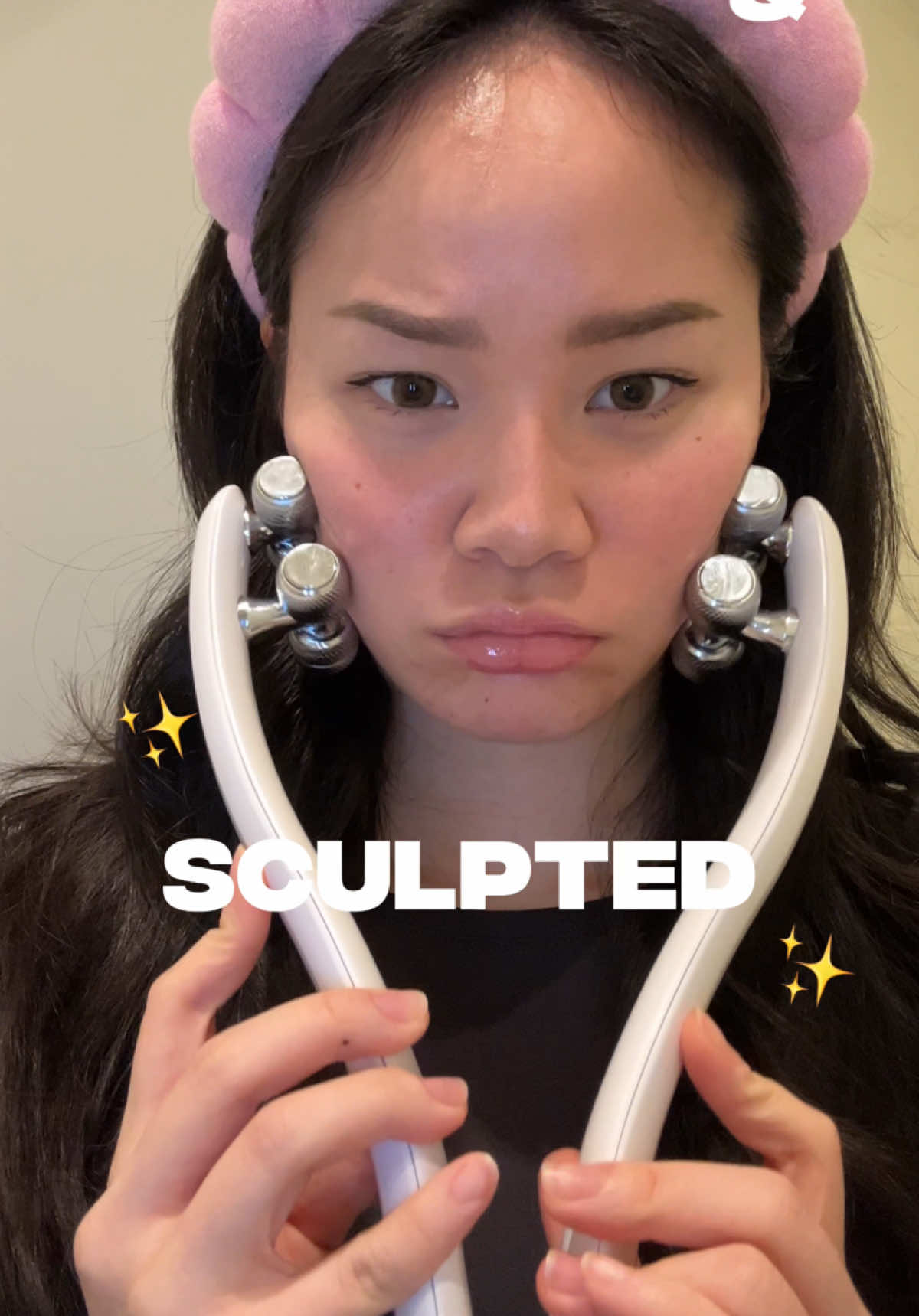 2025 is all about glowing up and starting with this face roller from honbody ✨💌 it helps with puffiness, gives you that snatched, V shaped look & perfect for lymphatic drainage. as a southeast asian girlie, with a round face, i will be using this everyday 🫡 @honbody_us #honbody #honbody_emsroller #faceroller #kbeauty #beautydevice #snatched #beauty #kbeauty #kbeautyskincare #skincare #skincareroutine #skincaretips #newyear #jawline #GlowUp #contentcreator #ugc #ugccreator  