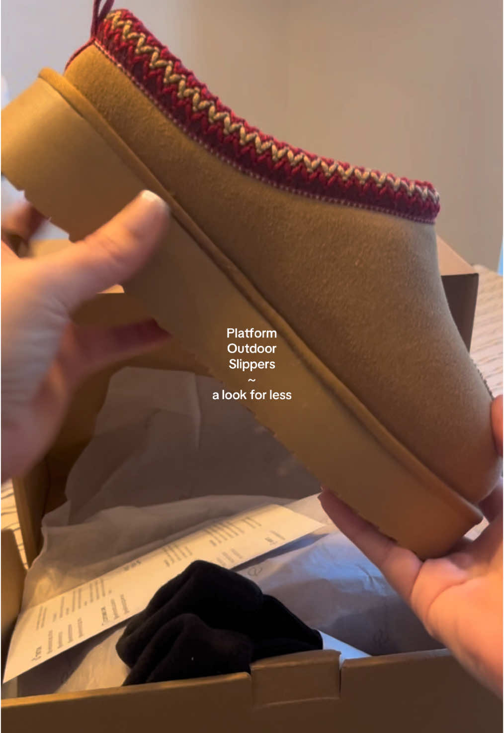 sooo cute! I am a 7.5 & got an 8! @EVELLYHOOTD US is the best!! 🤎🤎 #platformshoes #shoes #womensshoes #slippers #shoestyle #shoegame #platformboots #boot #bootseason #womenfashion #cuteshoes #evellyhootd #wintershoes #tiktokshop #tiktokmademebuyit 