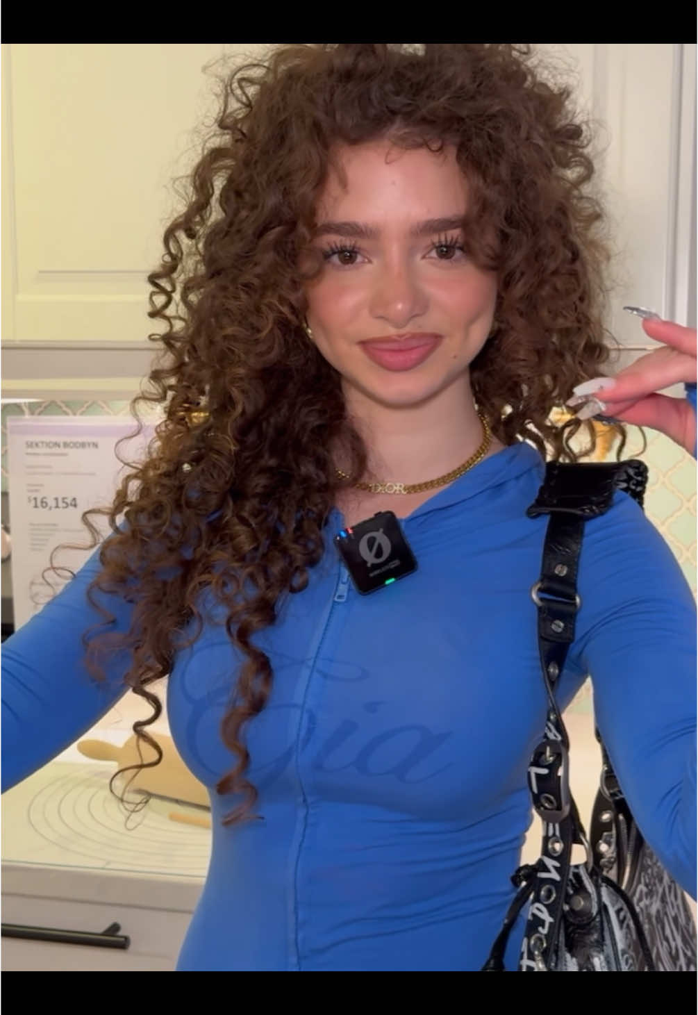 Hey | #kalogeras #fyp #kalogerassisters #viral #foryoupage #ikea #demitrakalogeras #demitra #clips | @demitrakalogeras 