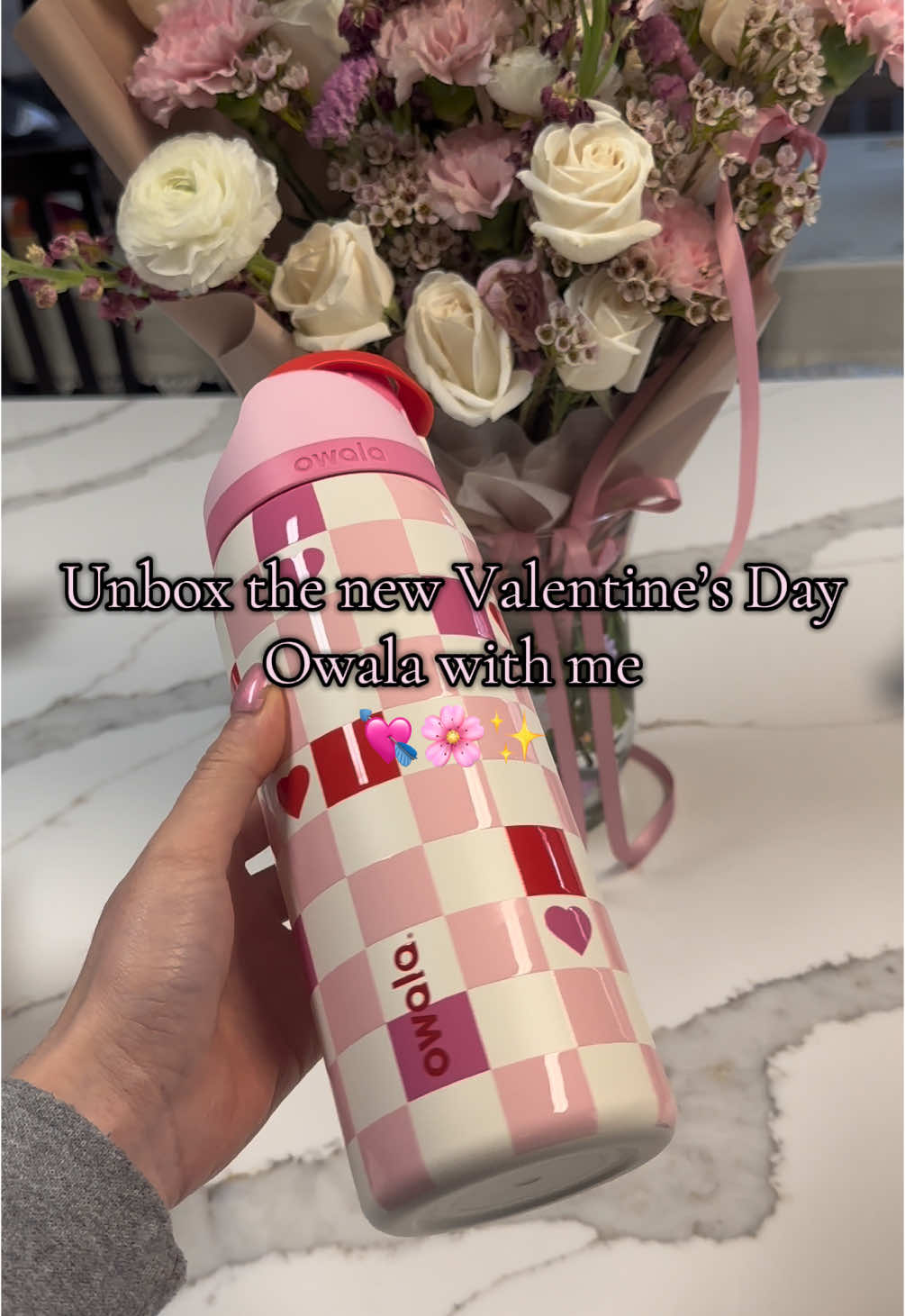 She’s perfect💘 #fyp #fypシ #owala #owalawaterbottle #ValentinesDay #valentines #vday #tiktokviral #owalafreesip #valentinesdaygift #valentinesnails 