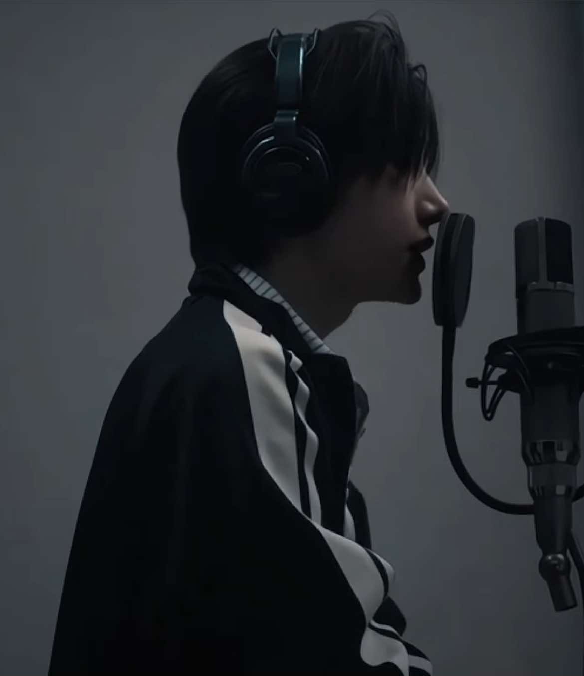 i don’t know if anyone would agree with me, but this song is so sunghoon-coded #sunghoon 