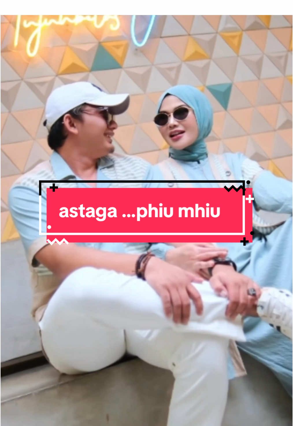 set phiu mhiu couple udah louncing berasa lebaran sudah dekat gas cek out#numiaafashion #inspiration #f #couple 