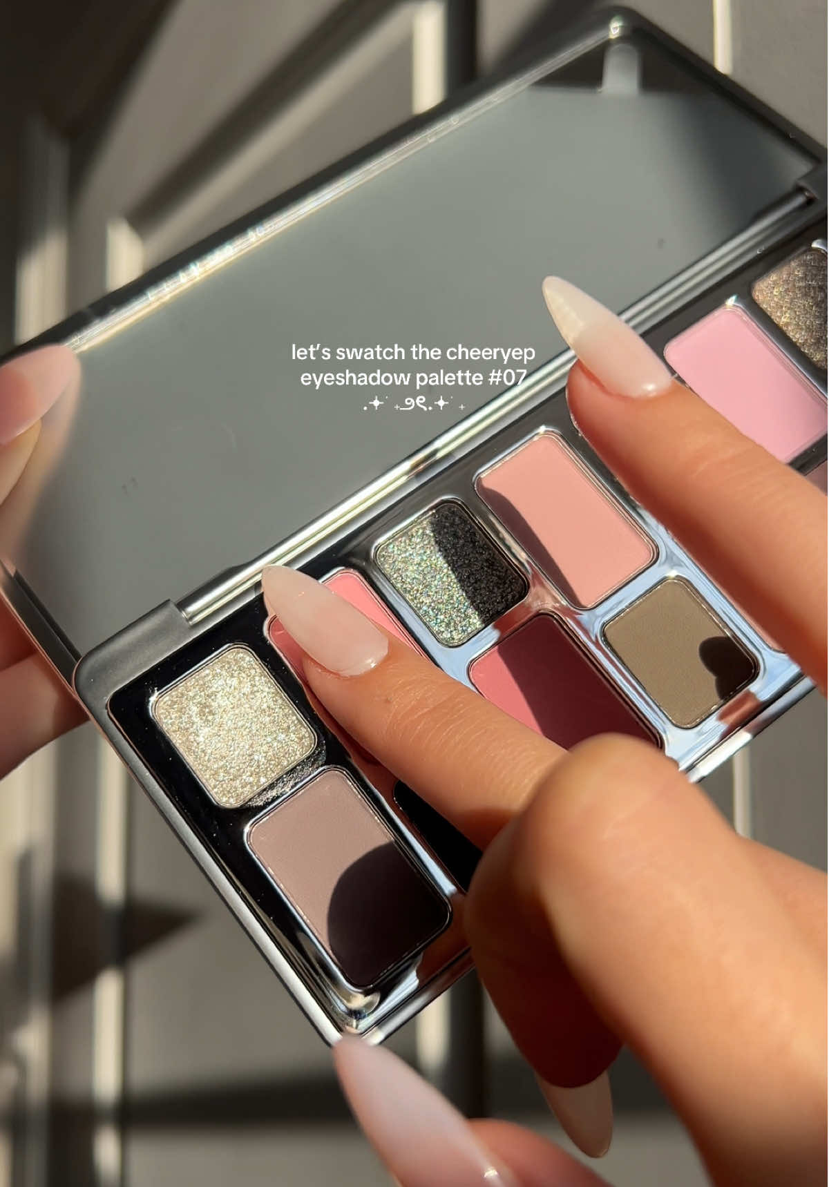 “07 closer” cheeryep eyeshadow palette swatches ♡  most ethereal eyeshadow palette ever!  #cheeryep #cbeauty #cmakeup #chinesemakeup #cbeautymall #douyin #douyinmakeup #makeup #eyeshadowpalette #cbeautymakeup 