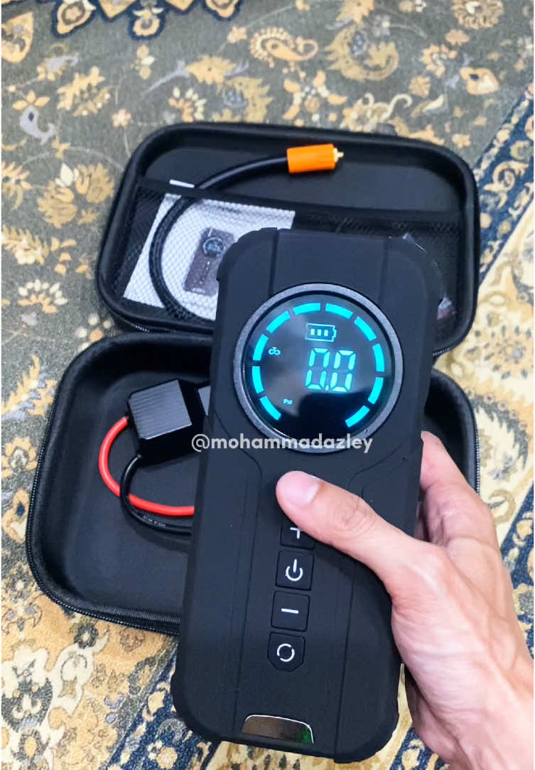 Setiap kereta wajib ada jump stater 4 in 1 ni. Bila emengency senang nak guna. 😁 #jumpstarter #jumpstarter4in1 #powerbankkereta #powerbank #jumpstart 
