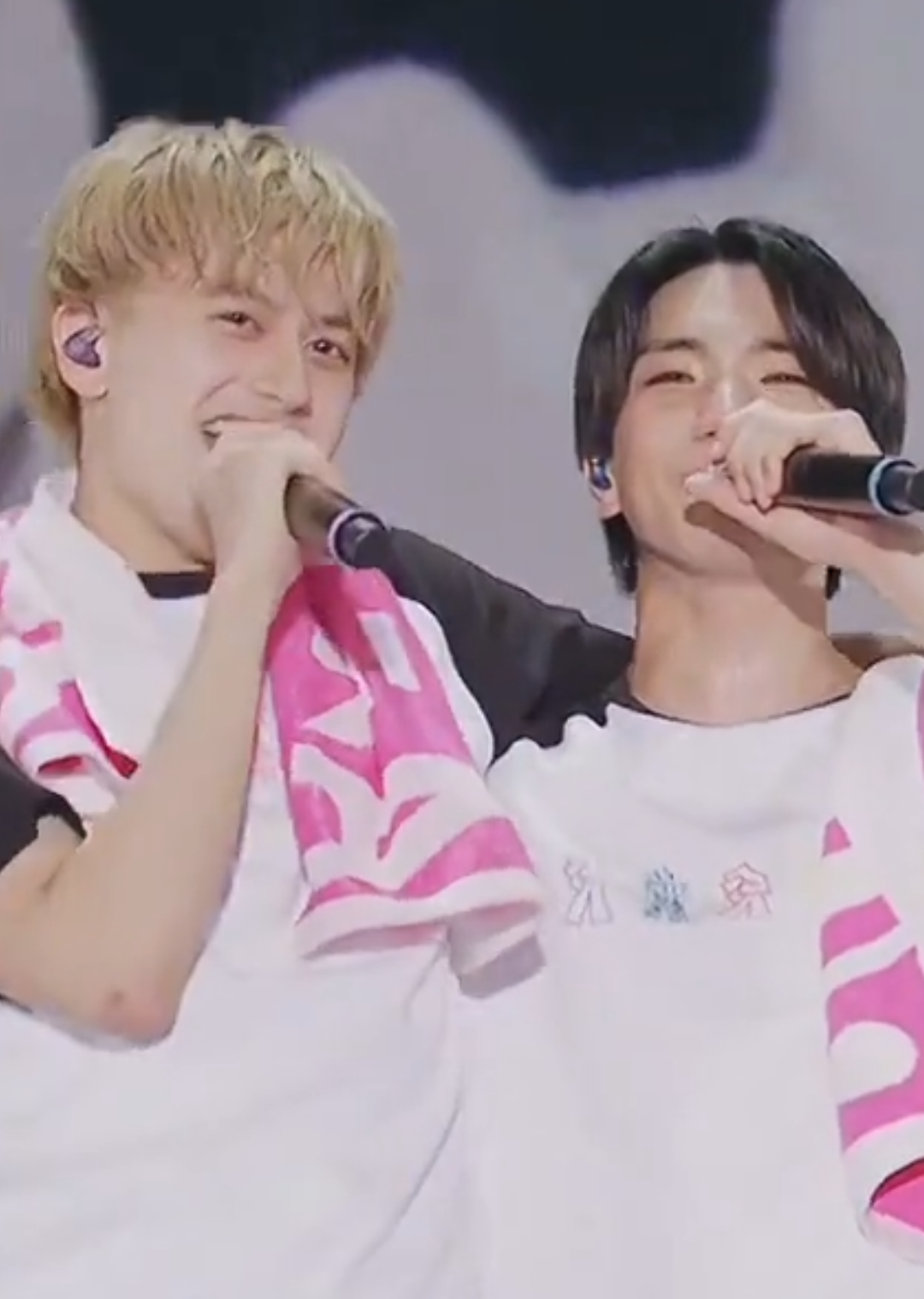 2人はもんビバ！🫶💙💜‪ #正門良規 #小島健 #もんビバ #aぇgroup #末澤誠也 #草間リチャード敬太 #佐野晶哉 #tws 