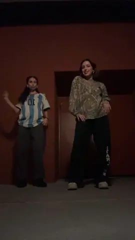 obsessed with this choreo @risa riojas 🥳 DC: @Pearly #fyp #dance #trending #viral #streetz #danceconvention 