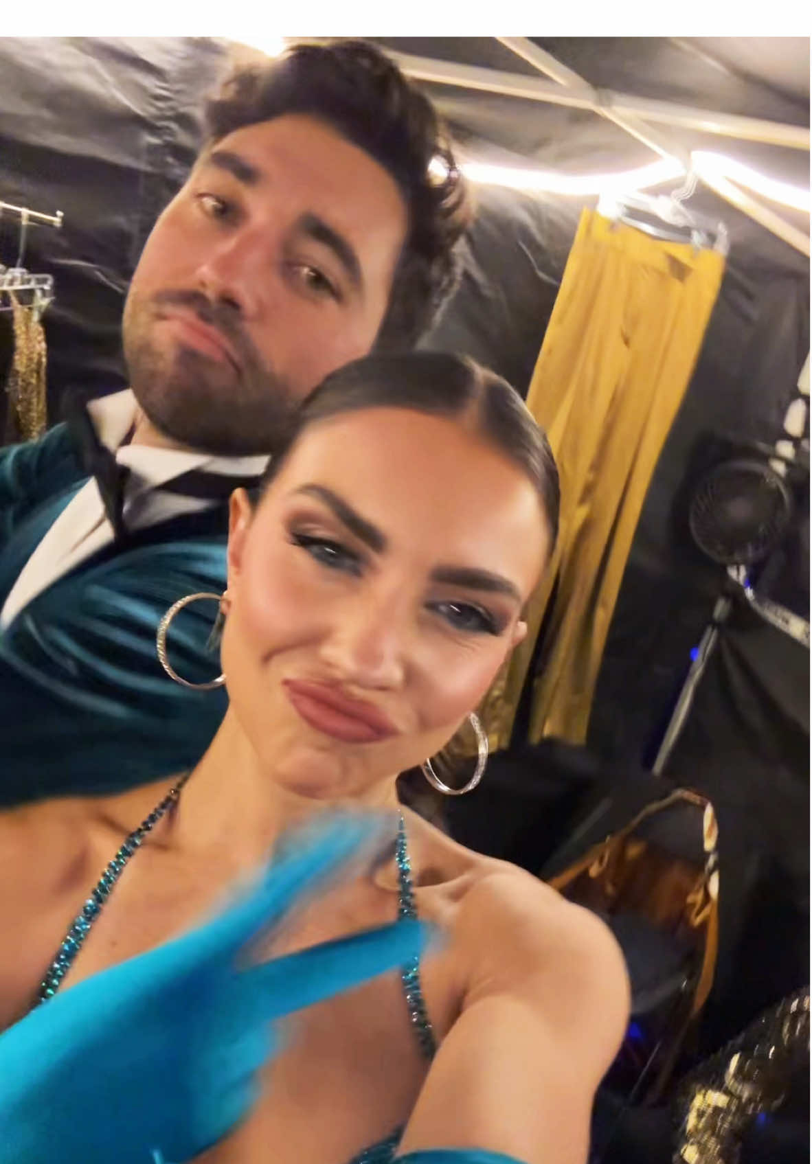 Show time 💃🏻 🪩🕺🏻 @Joey Graziadei #dwts 