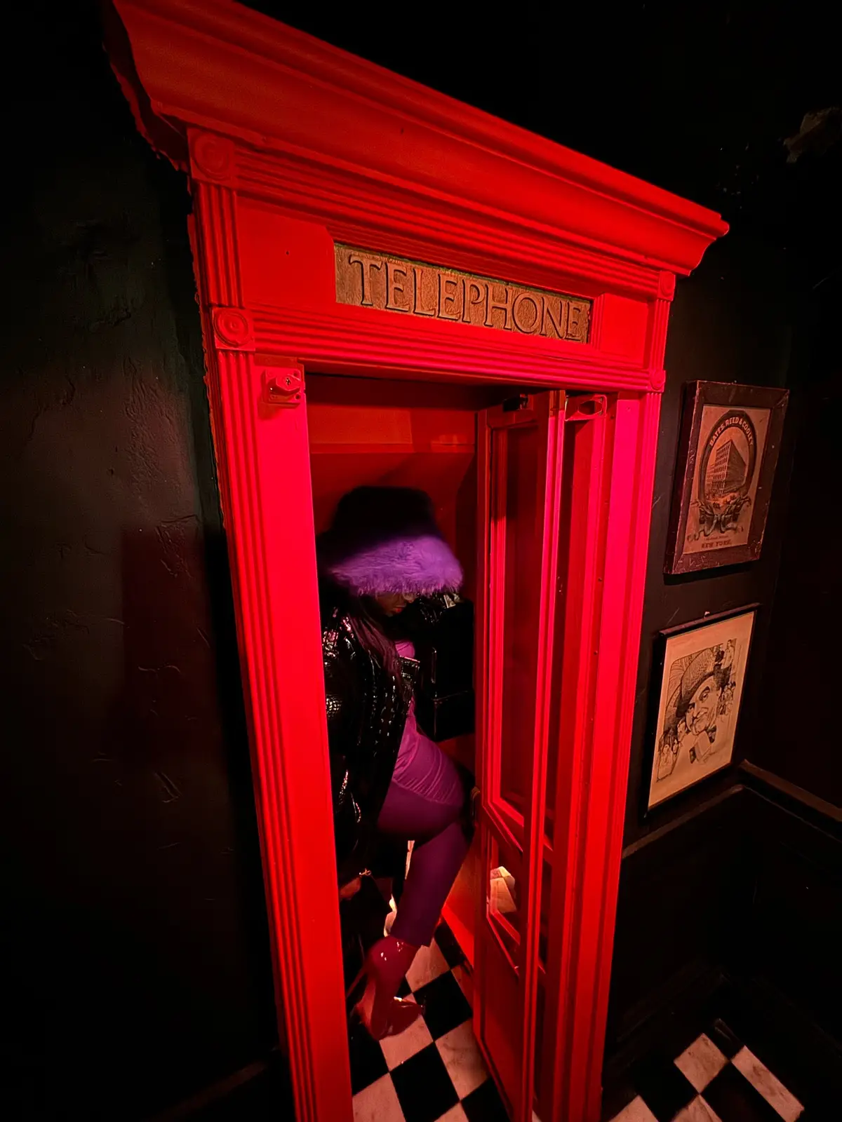 Sometimes life makes you shift gears for a second, whether work or family life and you get busy. But there’s always time time to pop your ish. ✨✨ #winteraccessories 