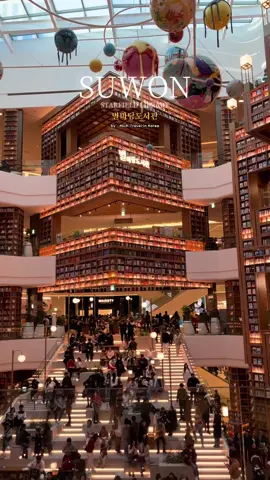 Suwon , South Korea  📍Suwon Starfield Library  #suwonkorea #gyeonggido #suwonstarfield #별마당도서관 #수원 #koreatravel #michtraveinkorea