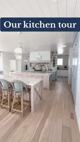 Here’s a glimpse of our kitchen! Let me know if you have any questions! #midwest #iowa #customhome #newbuild #homedesign #homeinspo 
