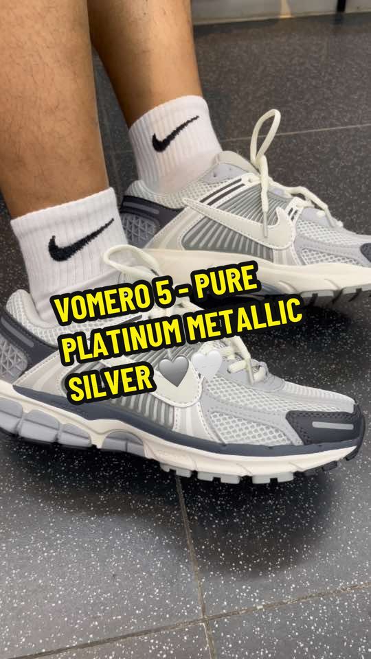 VOMERO 5 - PURE PLATINUM METALLIC SILVER 🩶🤍 FB PAGE: Pick Up Store LINK ON BIO FOR SHOPEE🚨🚨 #vomero5 