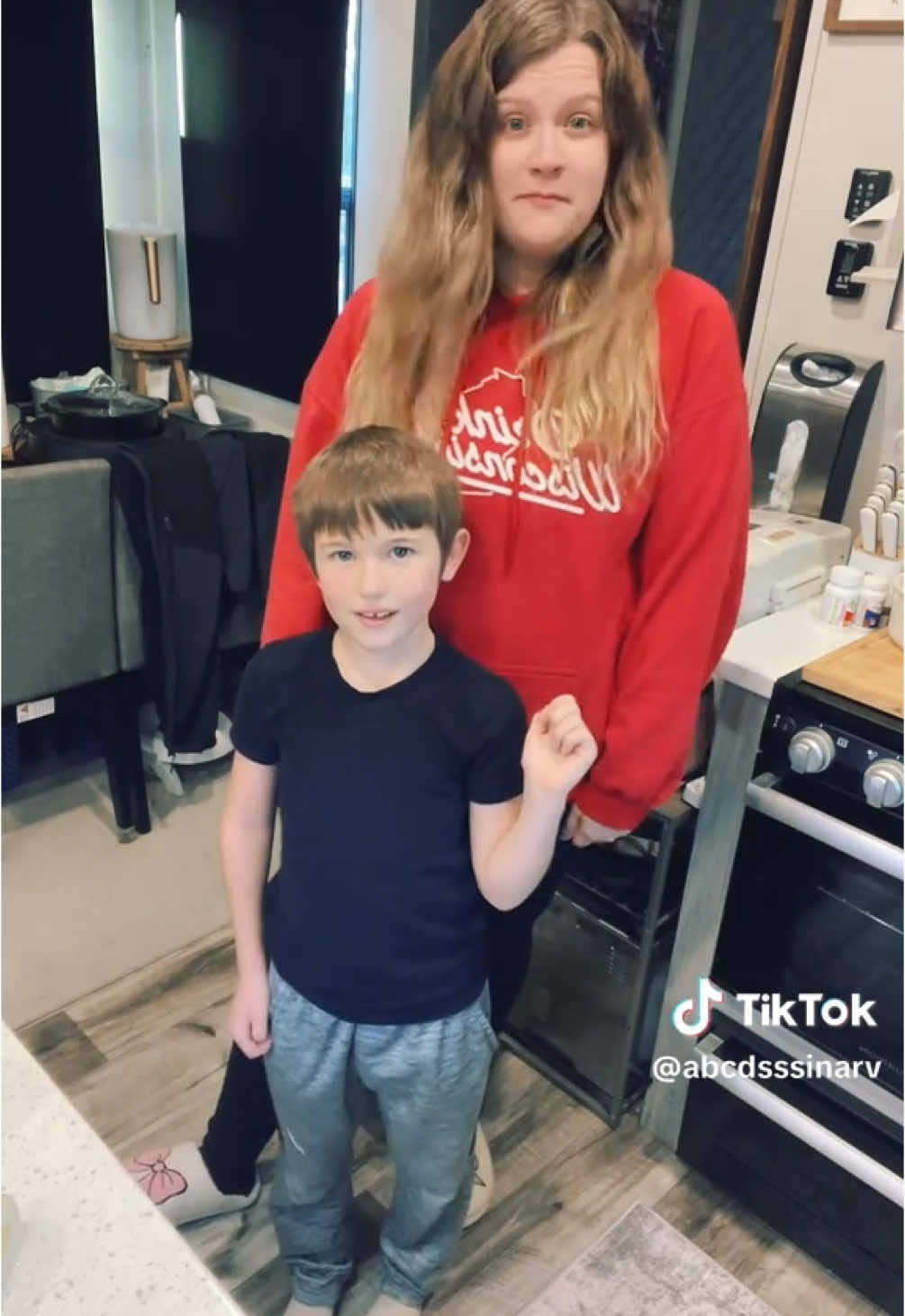 Shawna teaching her son what she knows best. Account: abcdsssinarv #dirtydeletes 