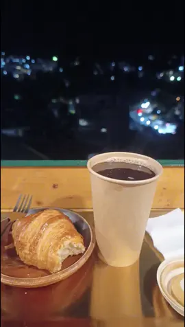caffeine addiction @1am in baguio city☺️ #cafeamericano #croissant #sleeptherapy #brewed 