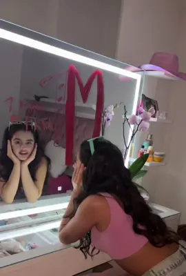 Ya somos 1 millón de seguidores  Los amo son el mejor fandom🫶🏻  Vamos por más millones!!!! 