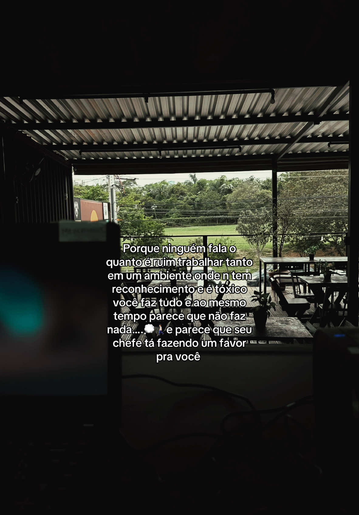 💭🚶🏻 #ambiente #toxico #clt #trabalho #pessoas #chefe #pensamentos #cansado #saudemental #reconhecimento #trabalhar #fy #fyp #foryou