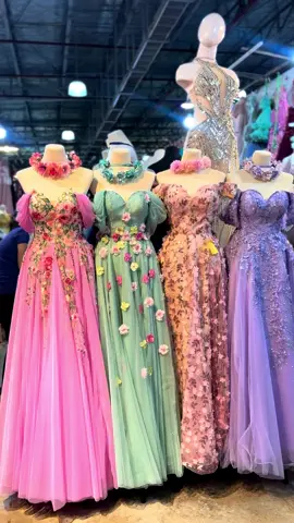 Our new available enchanted theme gown available for rent napo sa shy bridal gown 😍😍#enchanted #cocktaildresses #jsprom #shybridalgownentourageboutique #debutante #crazyrich #foryoupage #fypシ゚viral🖤tiktok☆♡ #celestial #victoriangown #fittedgown 