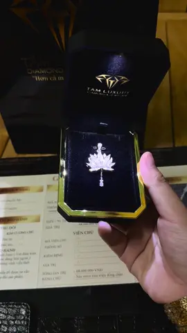 Món quà dành cho bản thân 💎💎💎💎💎#tết2025 #kimcuongthiennhien #kimcuong #tâmluxury #mặtdaykimcuong #mặtdaychuyen 