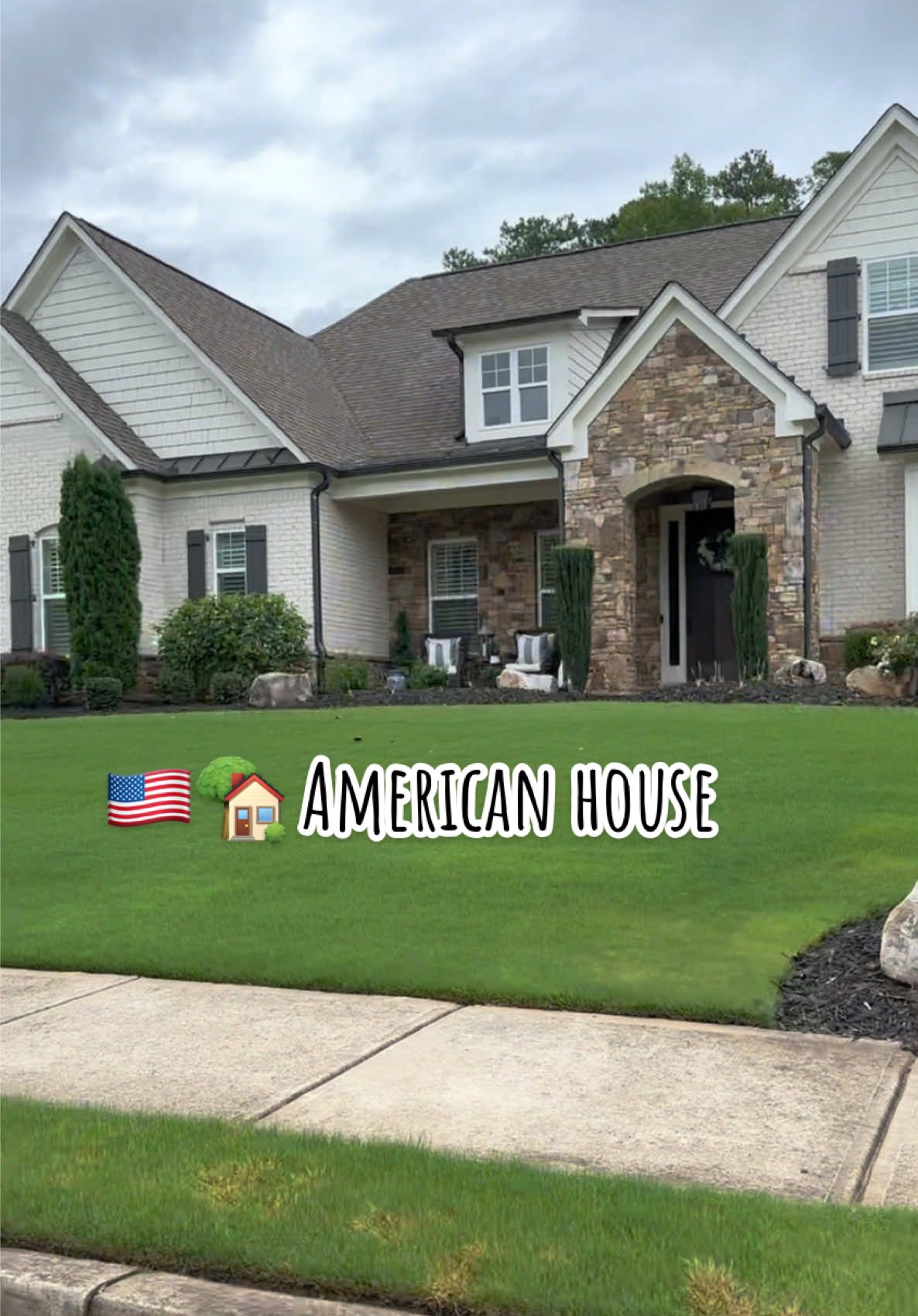 🇺🇸🏡 American life . . . . . #usa🇺🇸 #🇺🇸 #usa_tiktok #americanlife #usalife #aesthetic #naber #american #neighborhood #houseoftiktok #fyp #foryoupage #house #america 