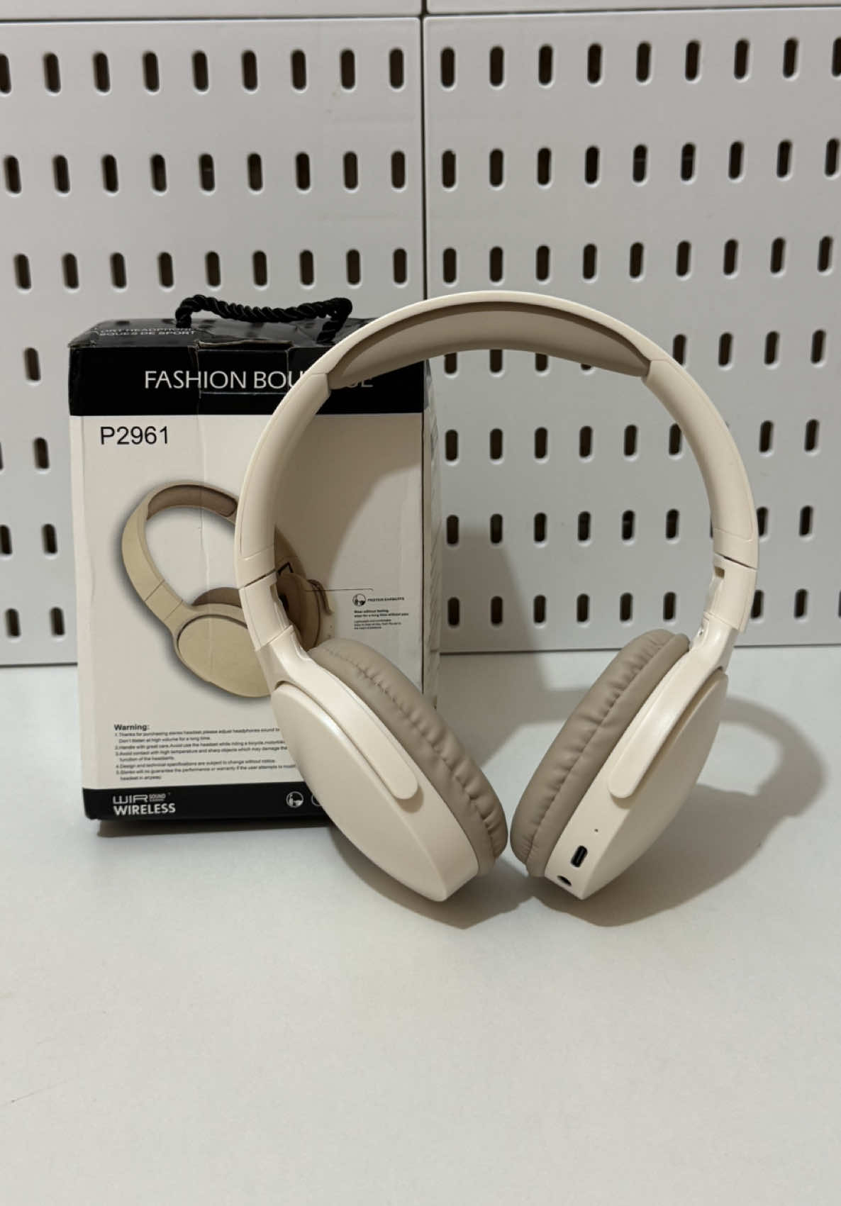 love the color and the quality 💯 #headphones #wirelessheadphones #p2961headphone 