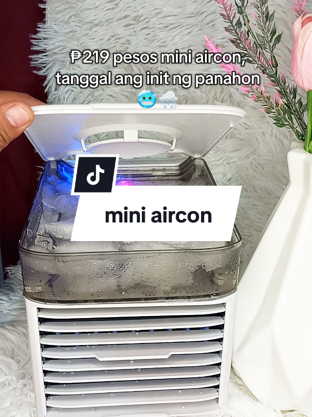 Replying to @miyang881 Pwede kahit tap water lang pero honestly mas preffered ko yung may yelo para mas malamig. 🥶 #miniaircon #aircon #airconditioner #miniaircooler #miniairconditioner 