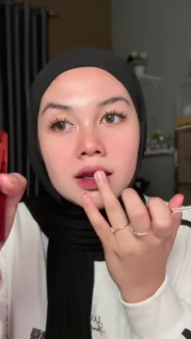 Gaakan gagal kalo ombre pake ini🫵🏻🫰🏻 #azarinelipvelvet @azarinecosmetic 