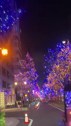 戻りたいけど戻れられない振り返る過去　　今は誰とどこにいる