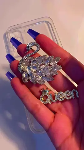 Queen Case✨💫 #phone #phonecase #phonecover #phonecases #iphone #iphonecase #iphonecases #crystals #satisfying #viralvideo #fyp 