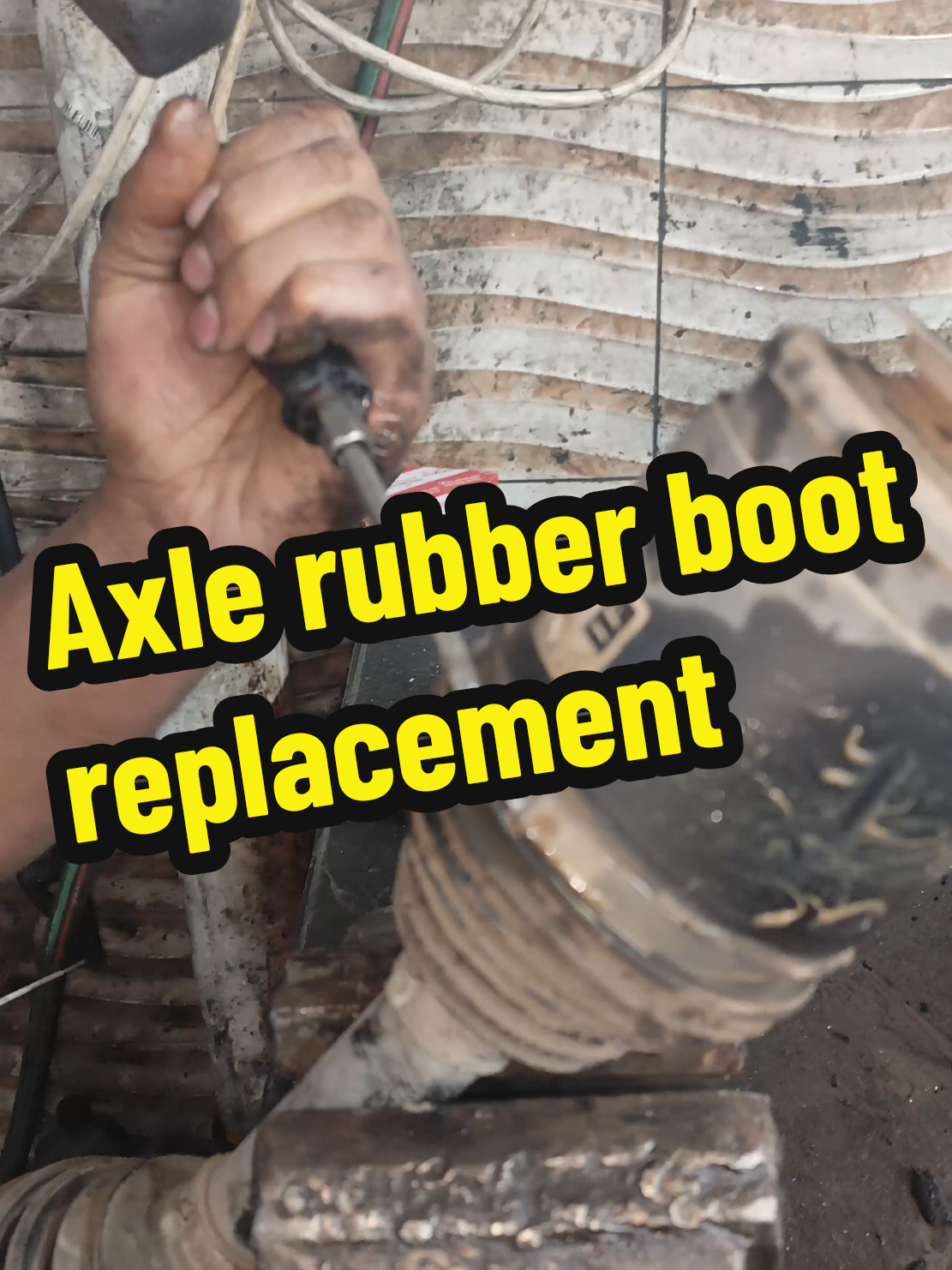 Front wheel Axle rubber boot replacement #auto #mechanic #ideas #shorts #videoviral #UK @TE VIDEOS @Mechanical Tricks 
