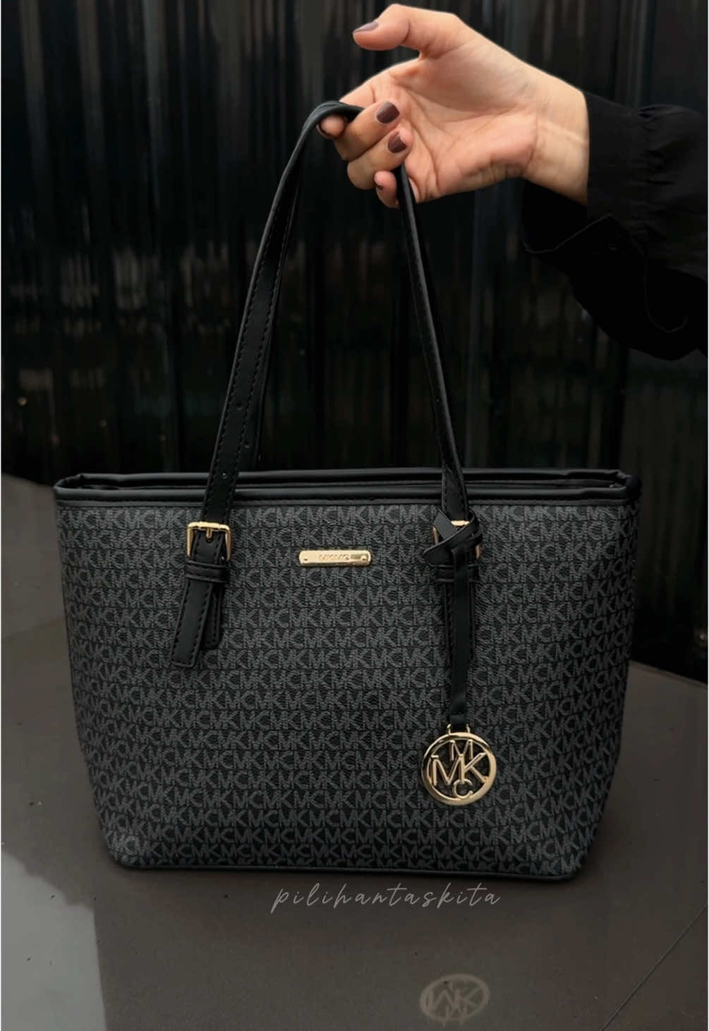 Wajib bgt punya krn emg bagusss🎀🥰 #taswanita #totebagwanita #totebagcantik #totebagkuliah #rekomendasitaswanita 