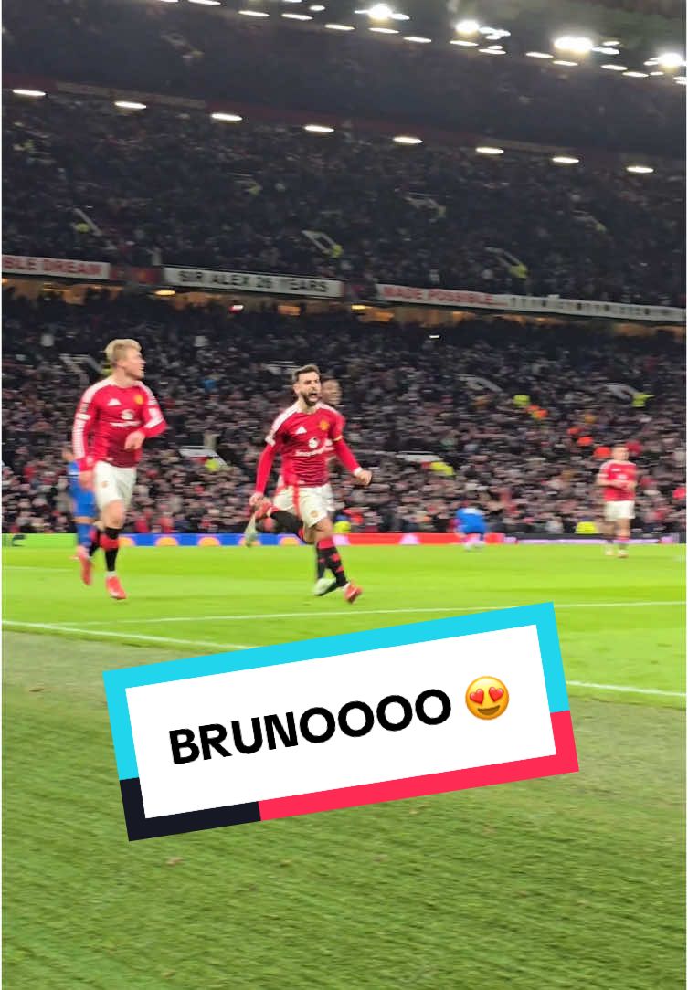 Another stoppage-time winner 🥳🔊 #MUFC #ManUtd #BrunoFernandes #OldTrafford #EuropaLeague 