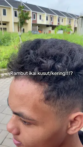Solusi rambut ikal kering☝️🫵😭#curlycream #rambutbrokoli🥦 #captaincurlycream #captainmenscare 