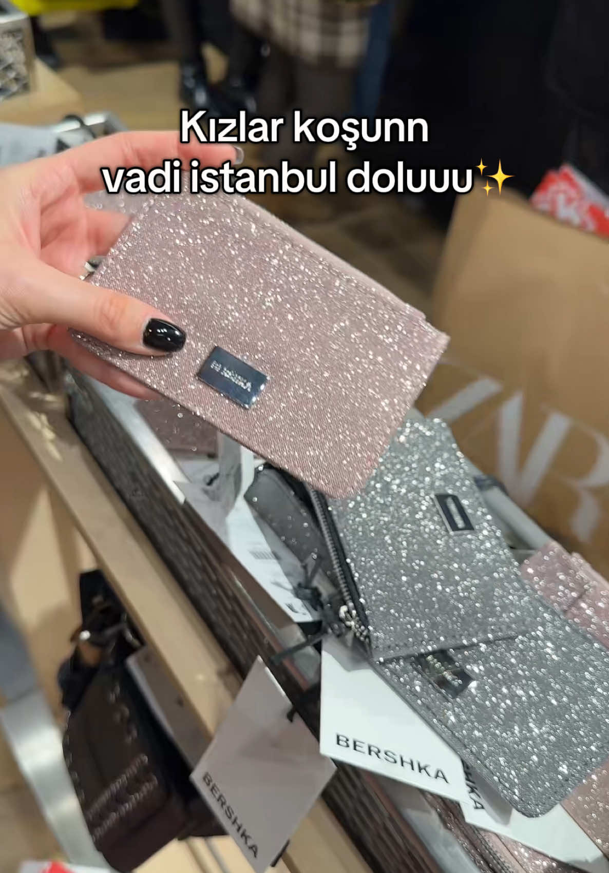 Ben kaptımm #bershka #kartlıkcüzdan #simlikartlık #keşfetteyiz #fyp #kartlık #inditex #bershkahaul 